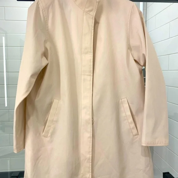 Classic Fendi light rain/trench coat - Picture 3 of 12
